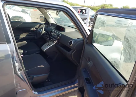 2010 Scion Xb Release Series 7.0 z USA, uszkodzony, nr VIN JTLZE4FE5A1101795